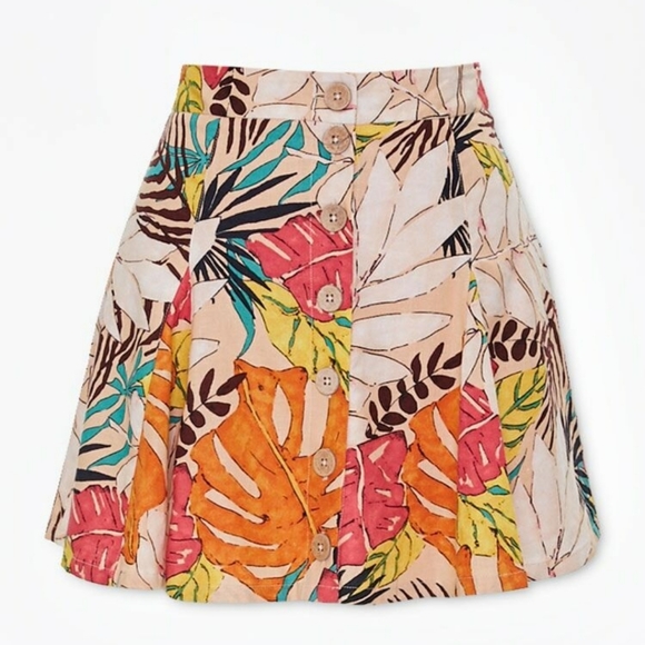 Forever 21 Dresses & Skirts - Forever 21 Tropical Floral Leaf Print Button Mini Skirt